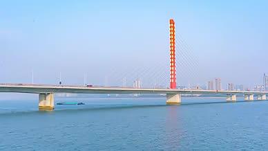 8K震撼延时杭州钱塘江大桥忙碌光影视频的预览图
